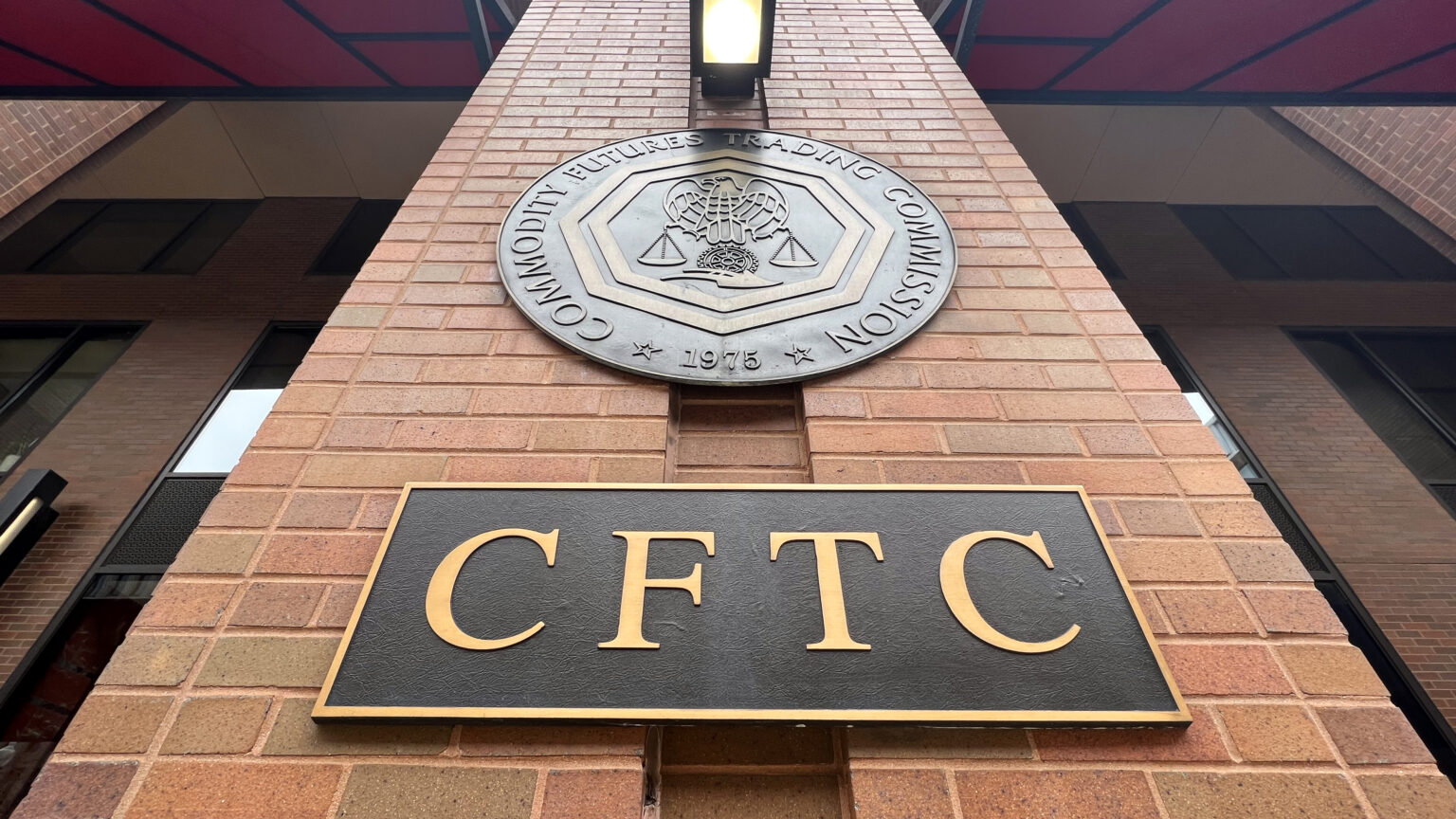 CFTC dos EUA aprova primeiras diretrizes para negociação de contratos voluntários de derivativos de crédito de carbono